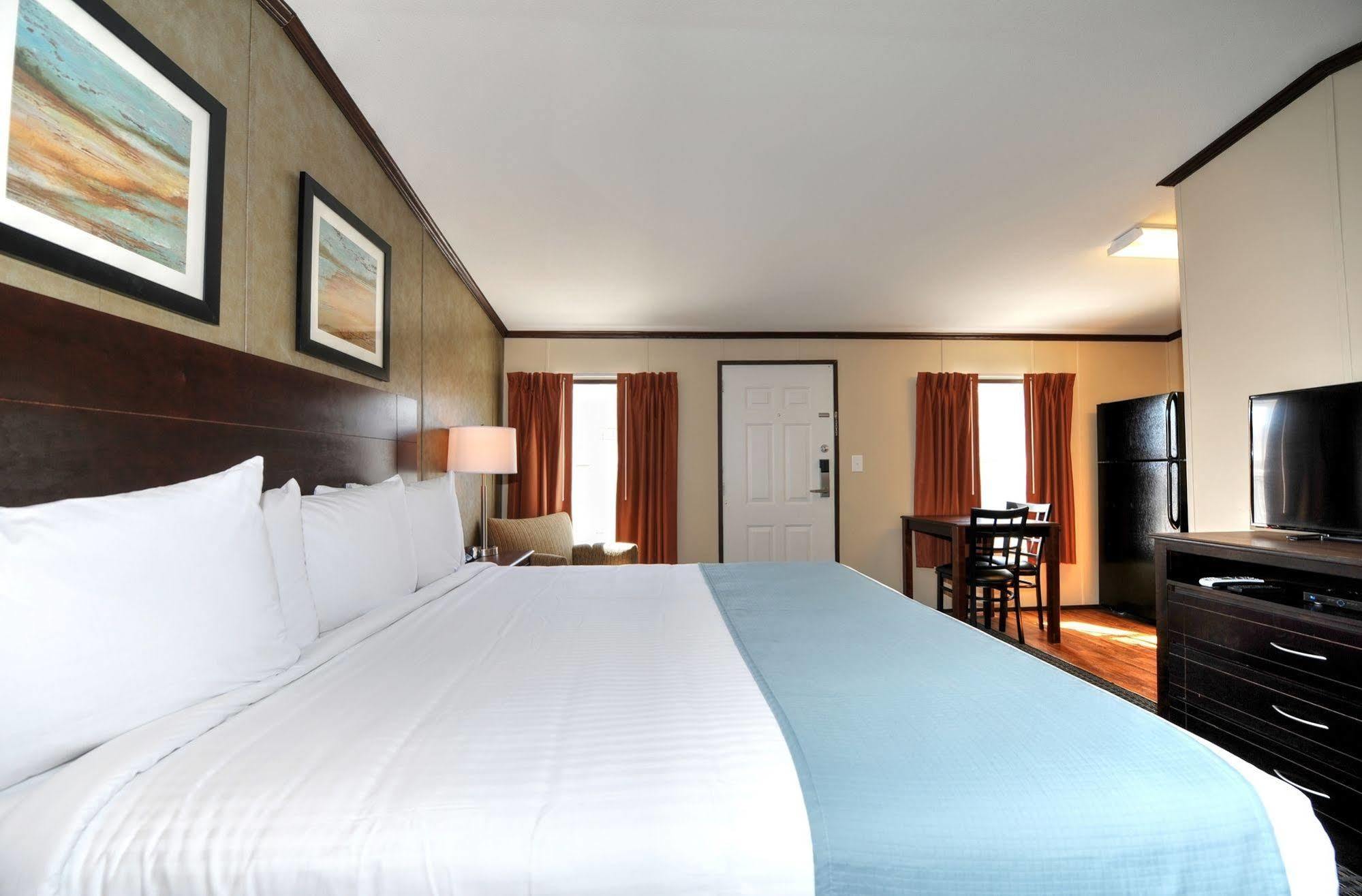 Instalodge Hotel And Suites Karnes City Exterior foto